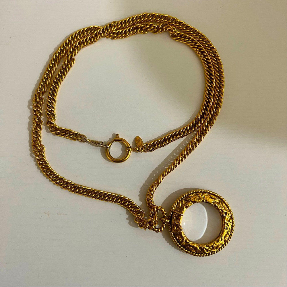 chanel gold plated magnifying glass pendant necklace